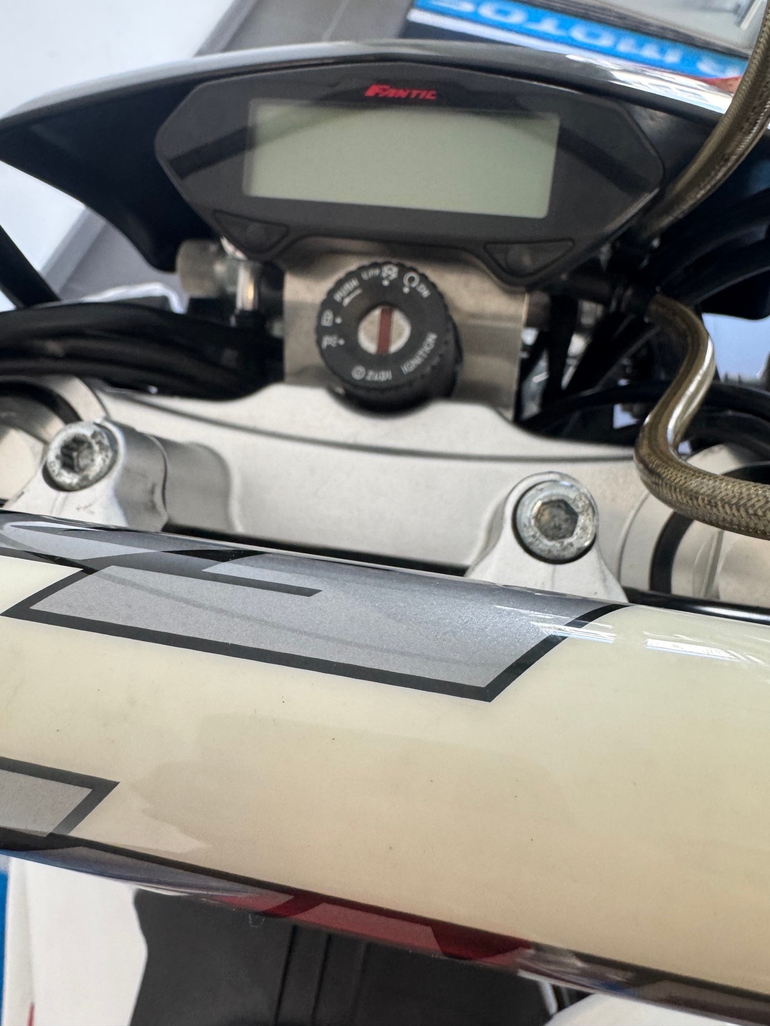 FANTIC XMF 125 Motard-image-9