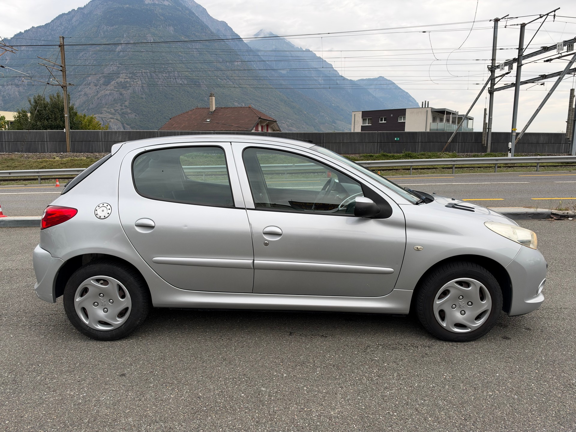 PEUGEOT 206+ 1.4 Trendy-image-5