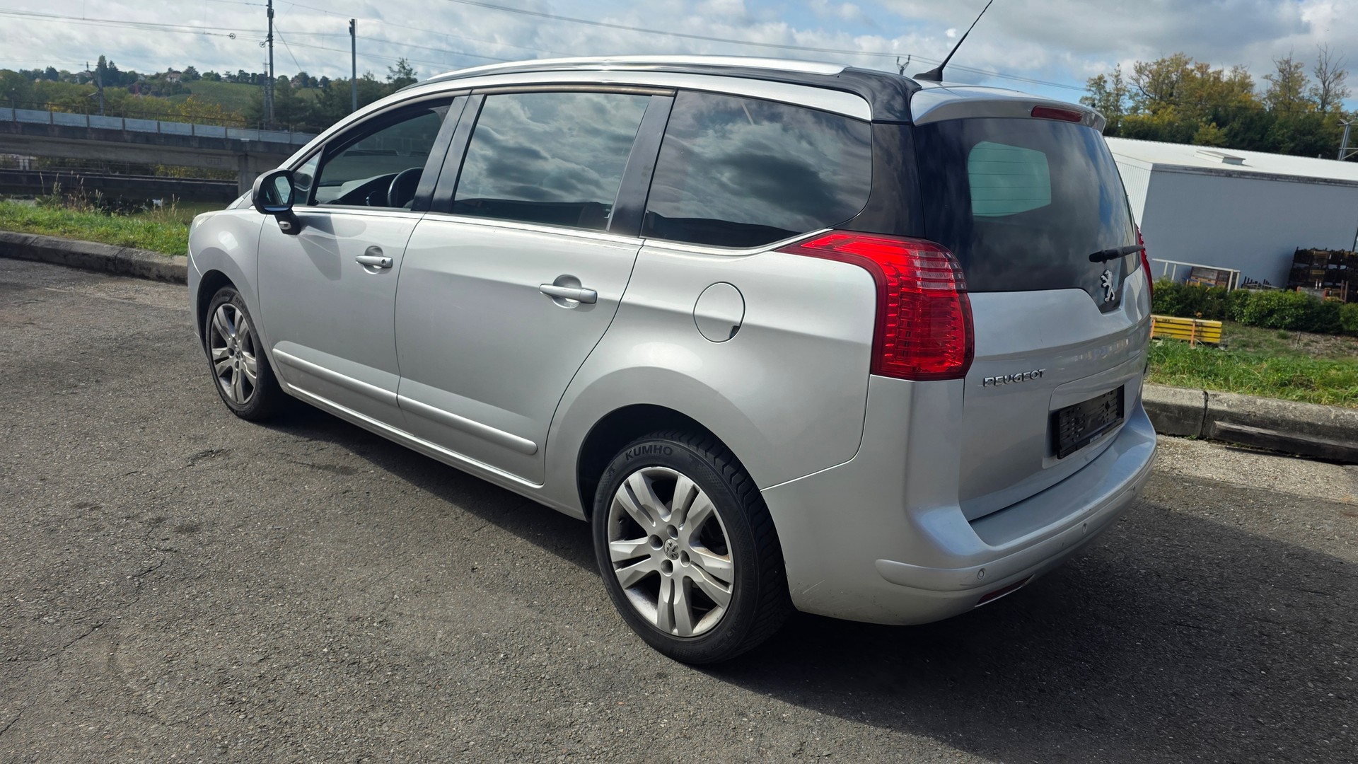 PEUGEOT 5008 1.6 16V T Sport Pack-image-1