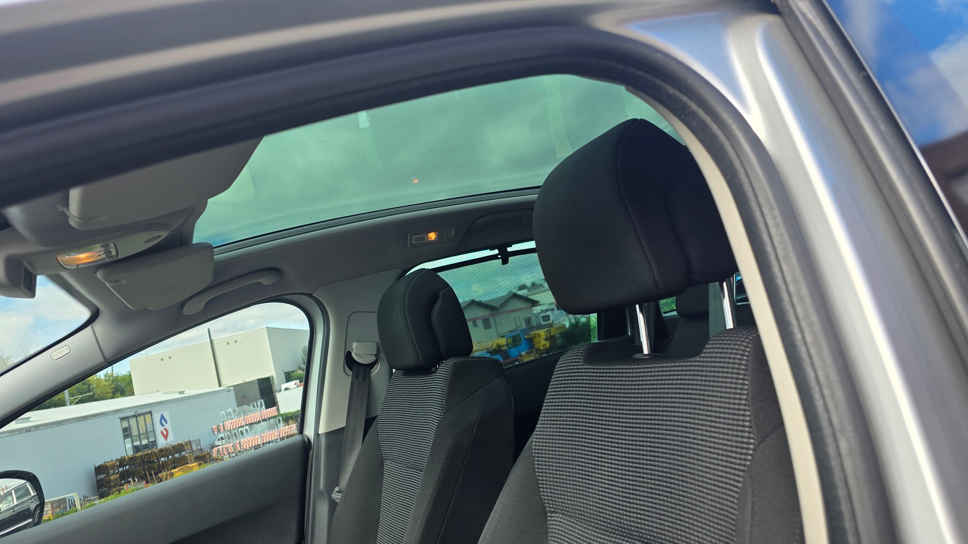 PEUGEOT 5008 1.6 16V T Sport Pack-image-5