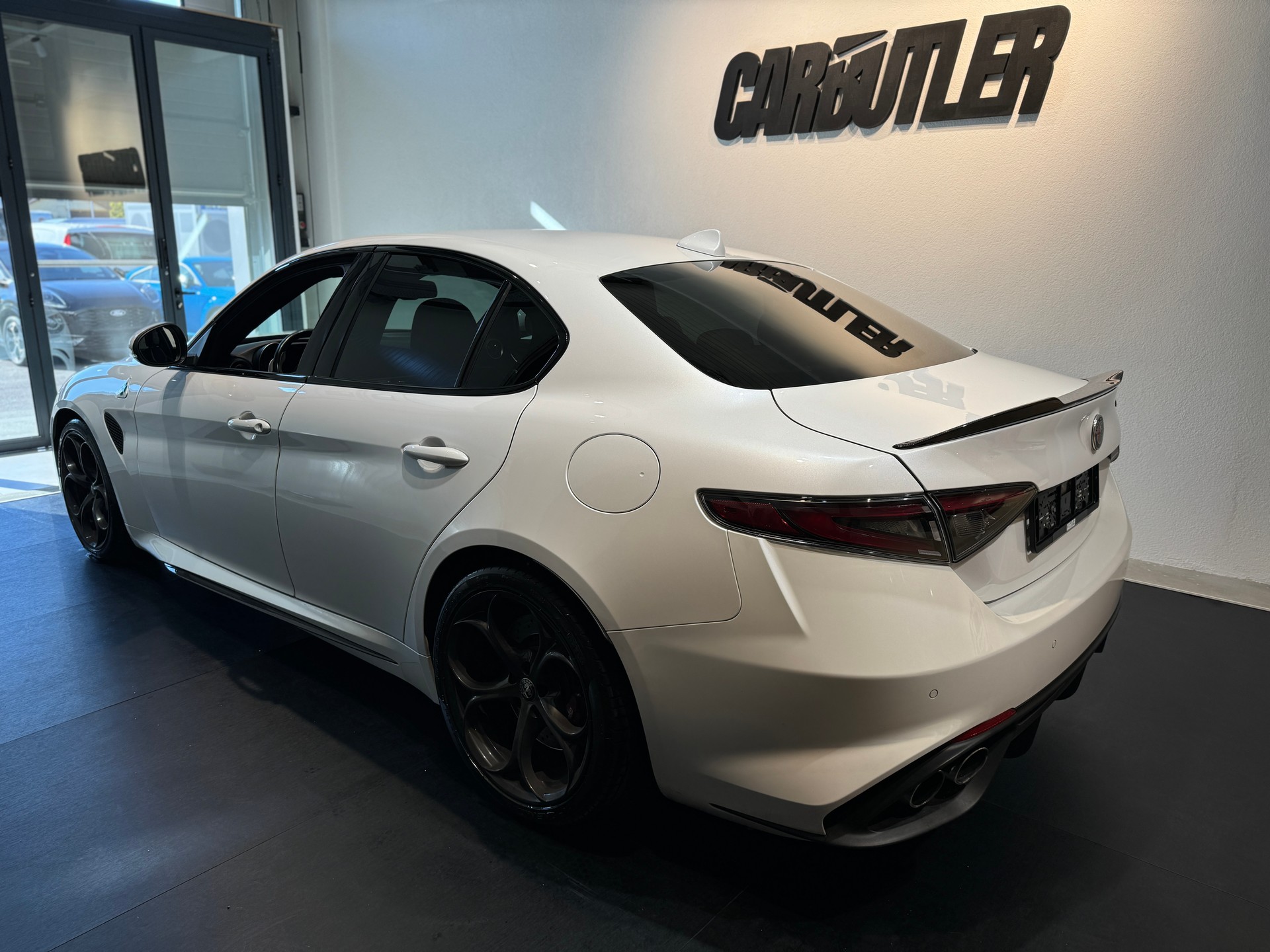 ALFA ROMEO Giulia 2.9 V6 Quadrifoglio Automatic 🚀 PEARL WHITE 699.- pro Monat!-image-7