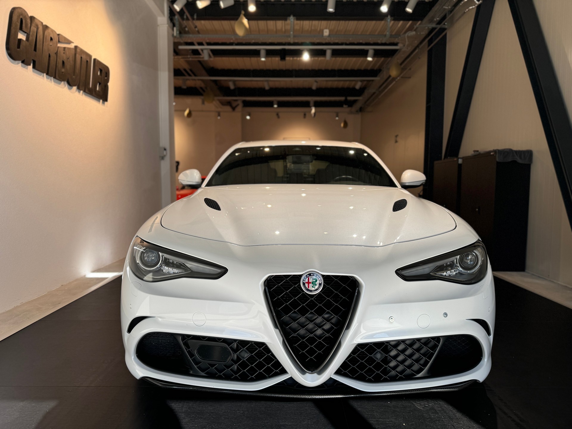 ALFA ROMEO Giulia 2.9 V6 Quadrifoglio Automatic 🚀 PEARL WHITE 699.- pro Monat!-image-4