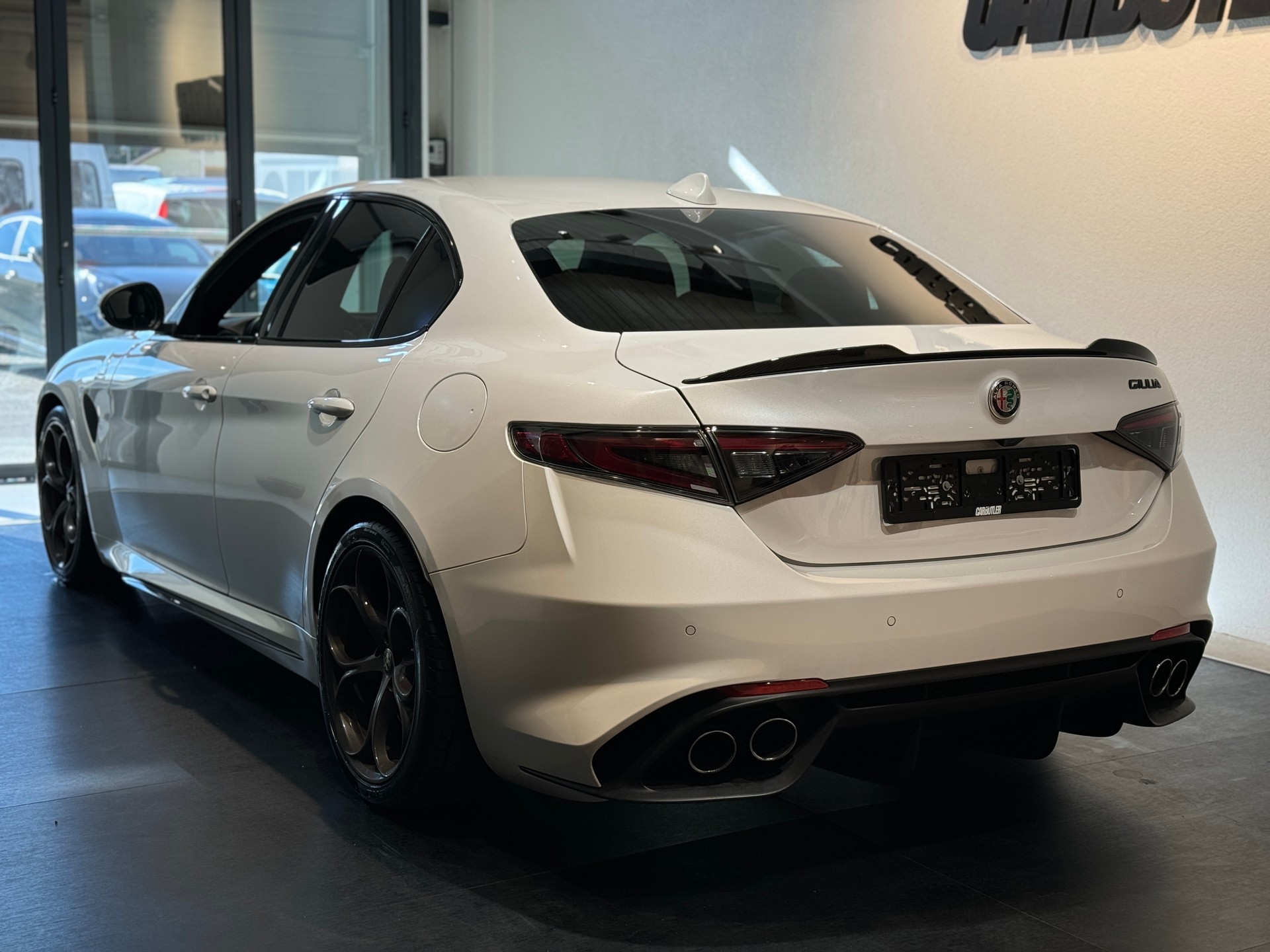 ALFA ROMEO Giulia 2.9 V6 Quadrifoglio Automatic 🚀 PEARL WHITE 699.- pro Monat!-image-9