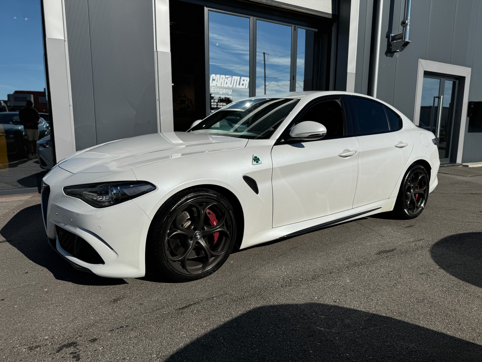 ALFA ROMEO Giulia 2.9 V6 Quadrifoglio Automatic 🚀 PEARL WHITE 699.- pro Monat!-image-14