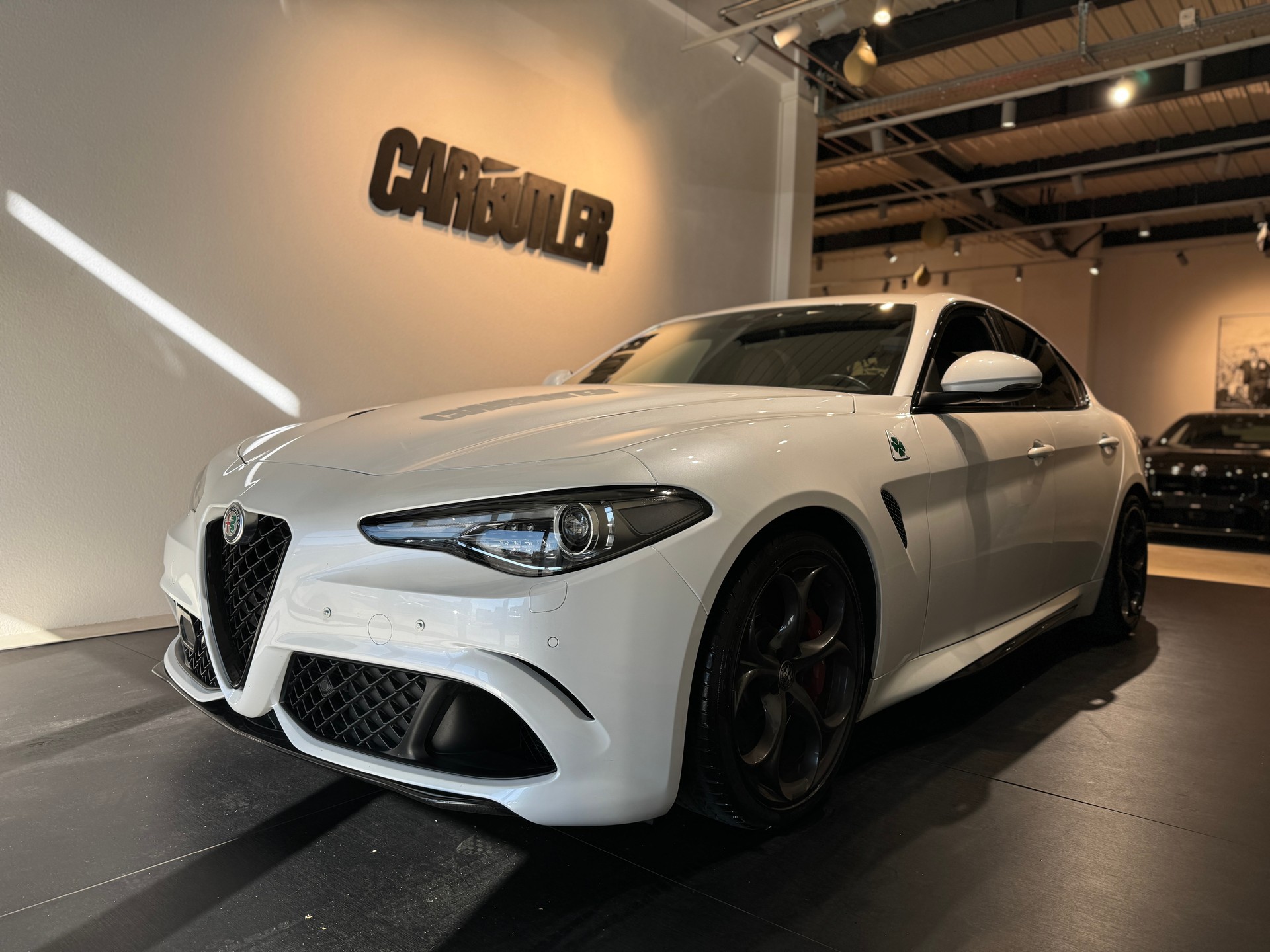 ALFA ROMEO Giulia 2.9 V6 Quadrifoglio Automatic 🚀 PEARL WHITE 699.- pro Monat!-image-2