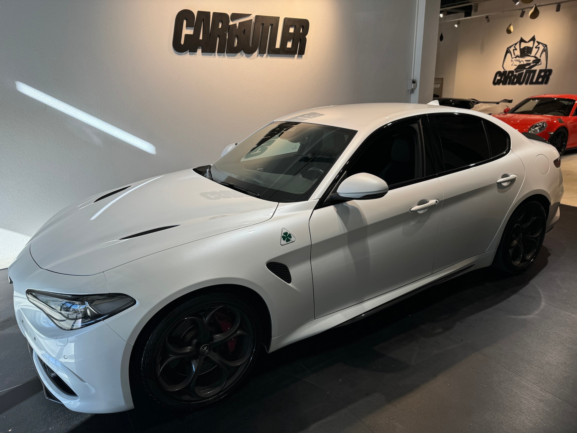 ALFA ROMEO Giulia 2.9 V6 Quadrifoglio Automatic 🚀 PEARL WHITE 699.- pro Monat!-image-6