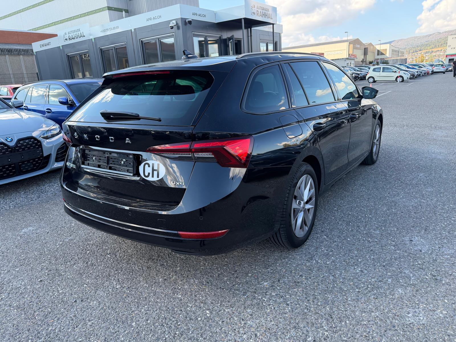SKODA Octavia Combi 2.0 TSI SportLine 4x4 DSG-image-10
