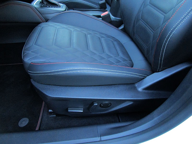 FORD Focus 1.0 MHEV ST-Line X Automat-image-18