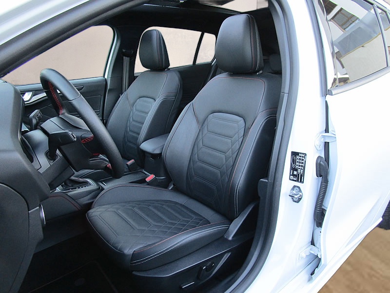 FORD Focus 1.0 MHEV ST-Line X Automat-image-17