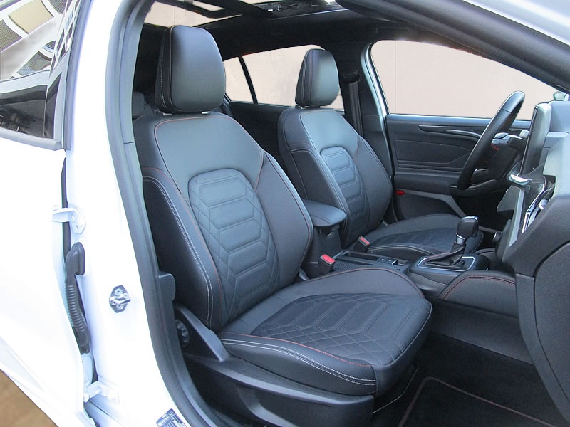 FORD Focus 1.0 MHEV ST-Line X Automat-image-15