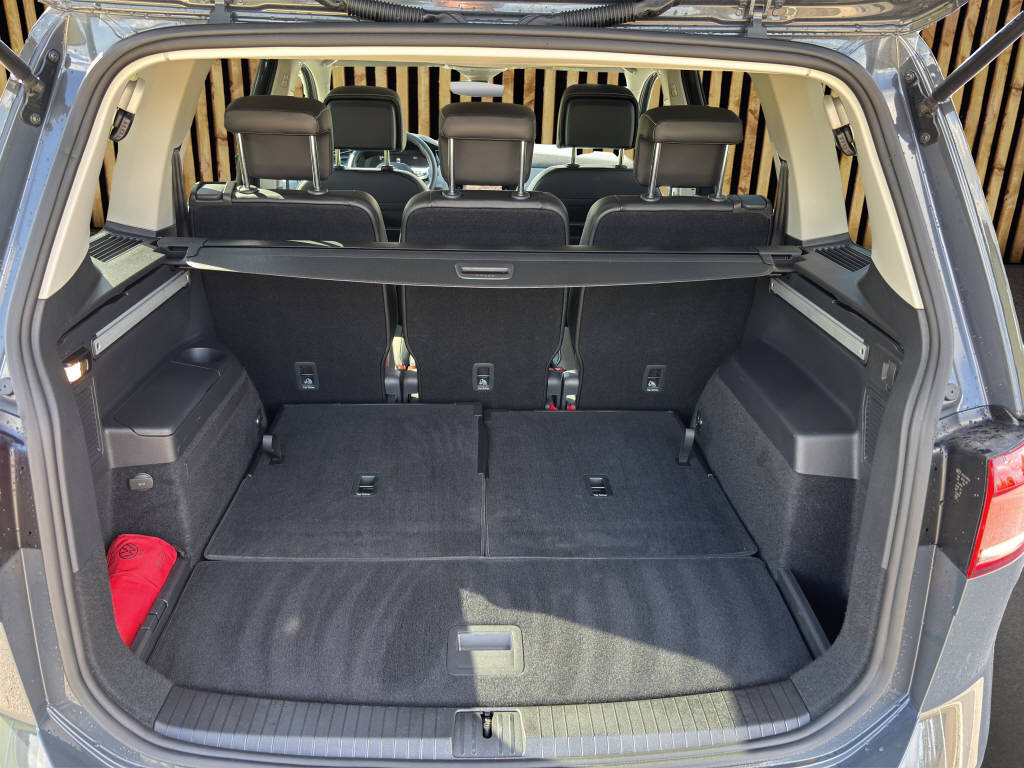 VW Touran 1.5 TSI Comfortline United DSG-image-14