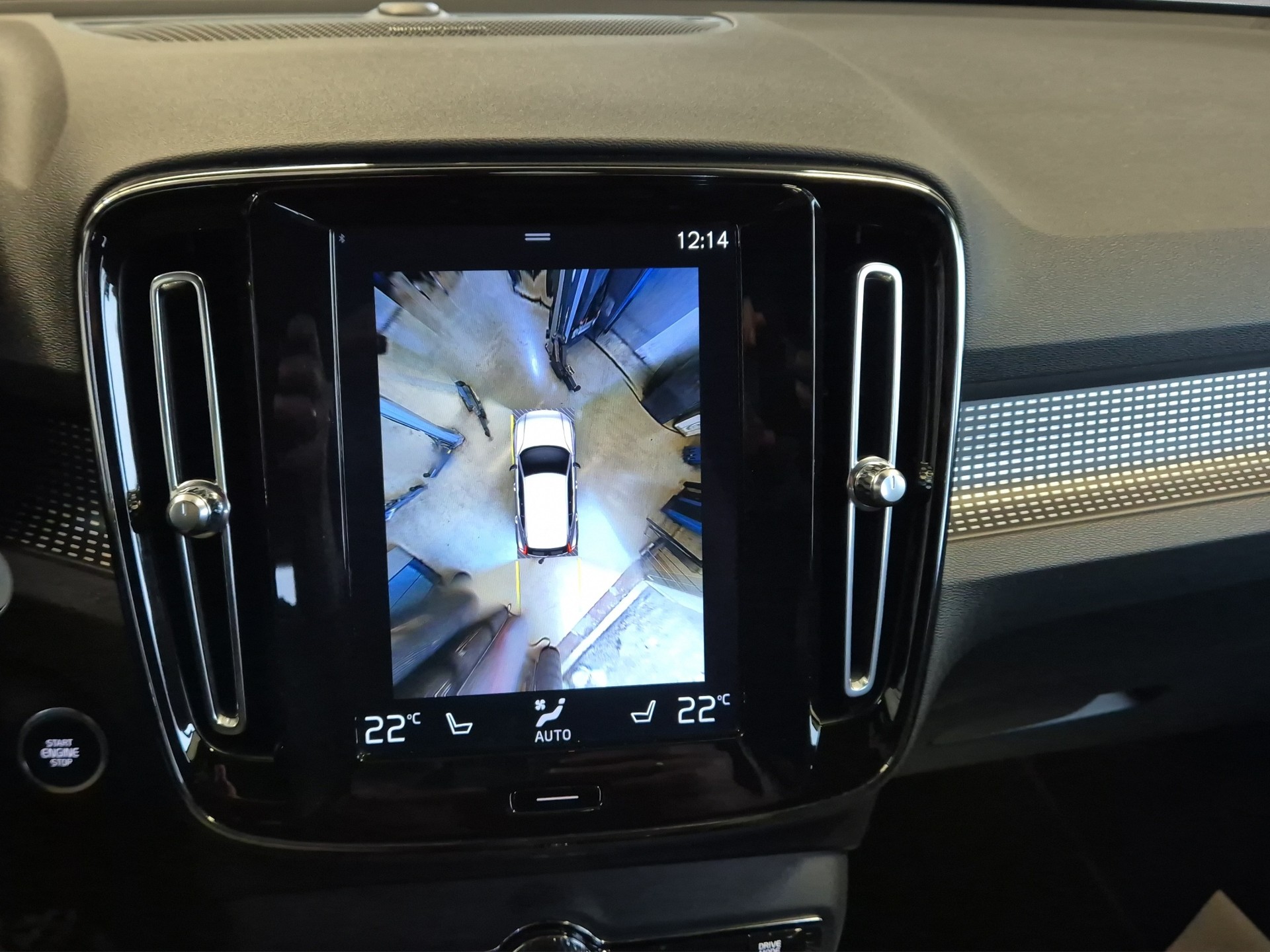 VOLVO XC40 T4 AWD R-Design Geartronic-image-22