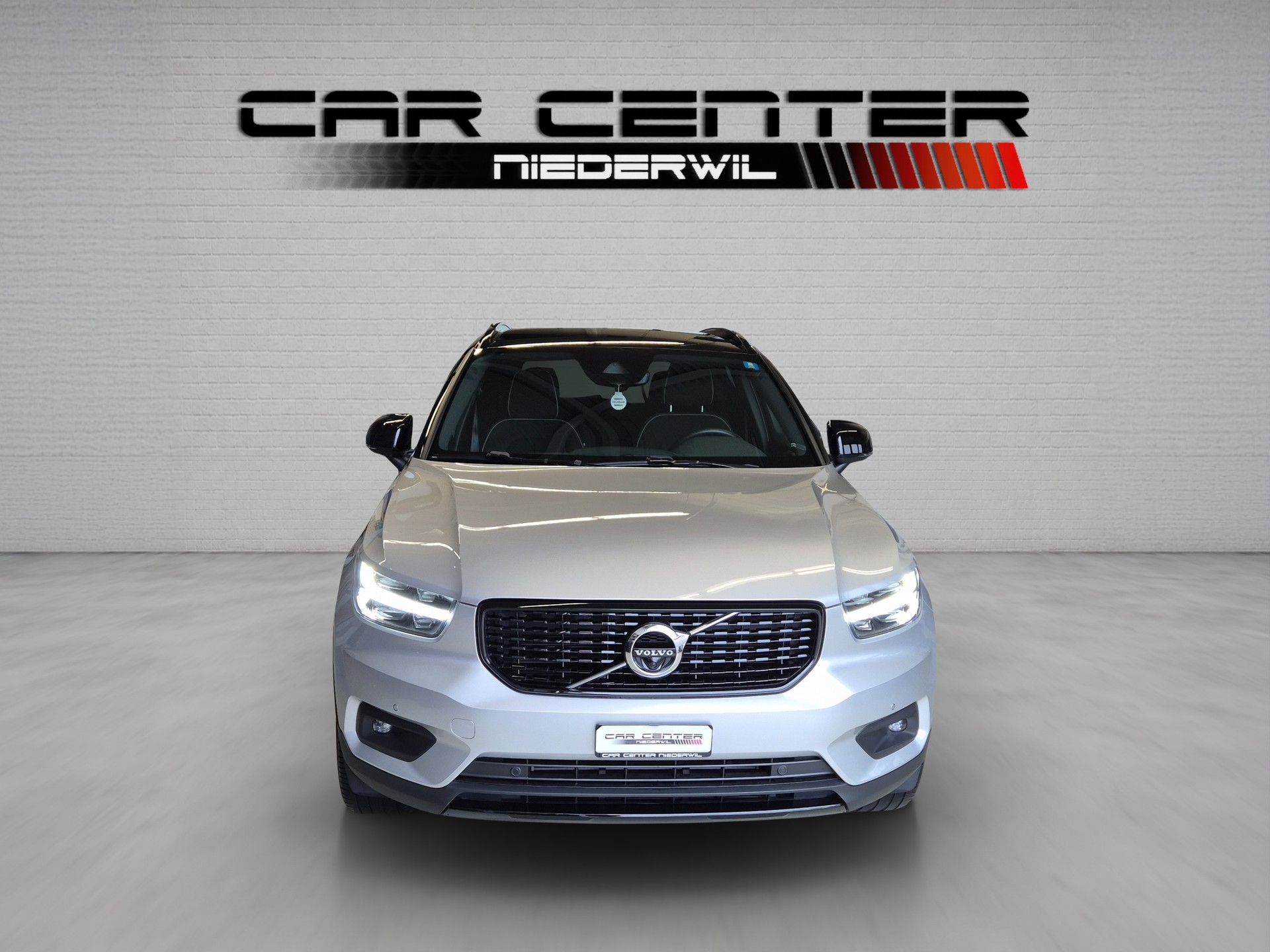 VOLVO XC40 T4 AWD R-Design Geartronic-image-2