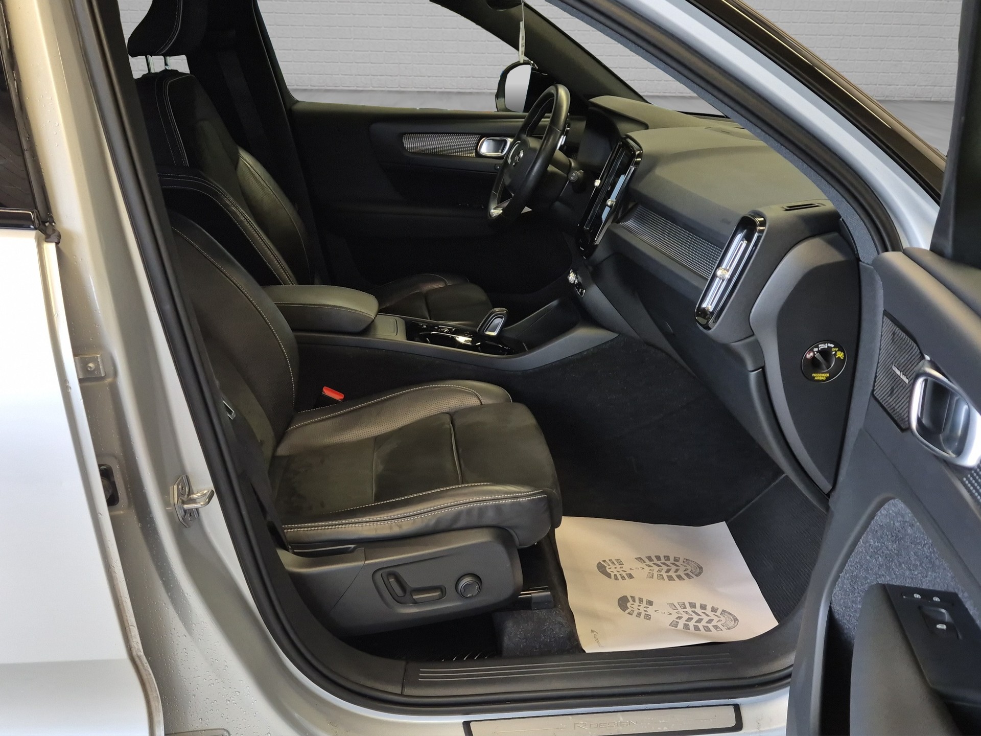 VOLVO XC40 T4 AWD R-Design Geartronic-image-18