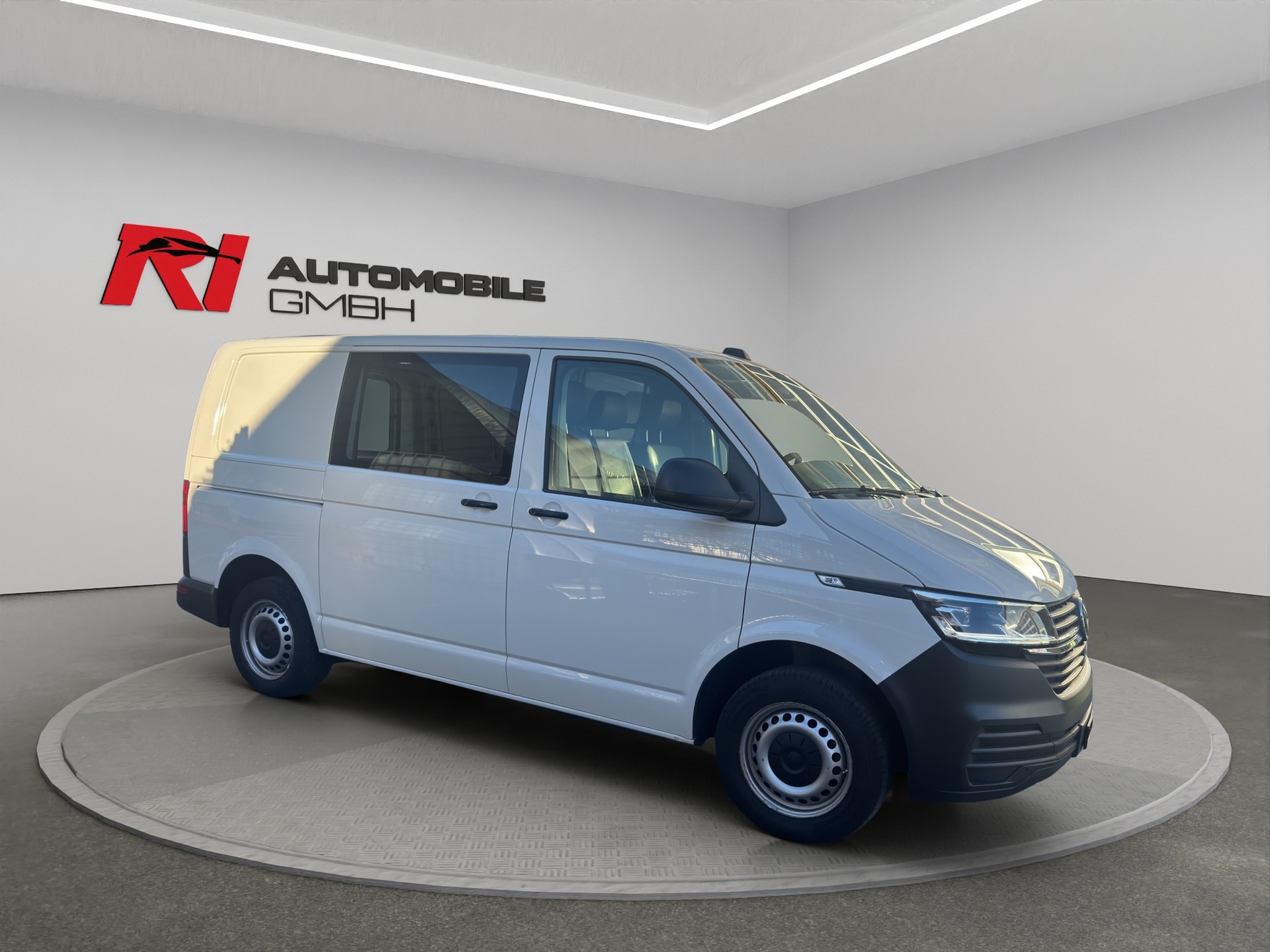 VW T6.1 2.0 TDI DSG-image-2