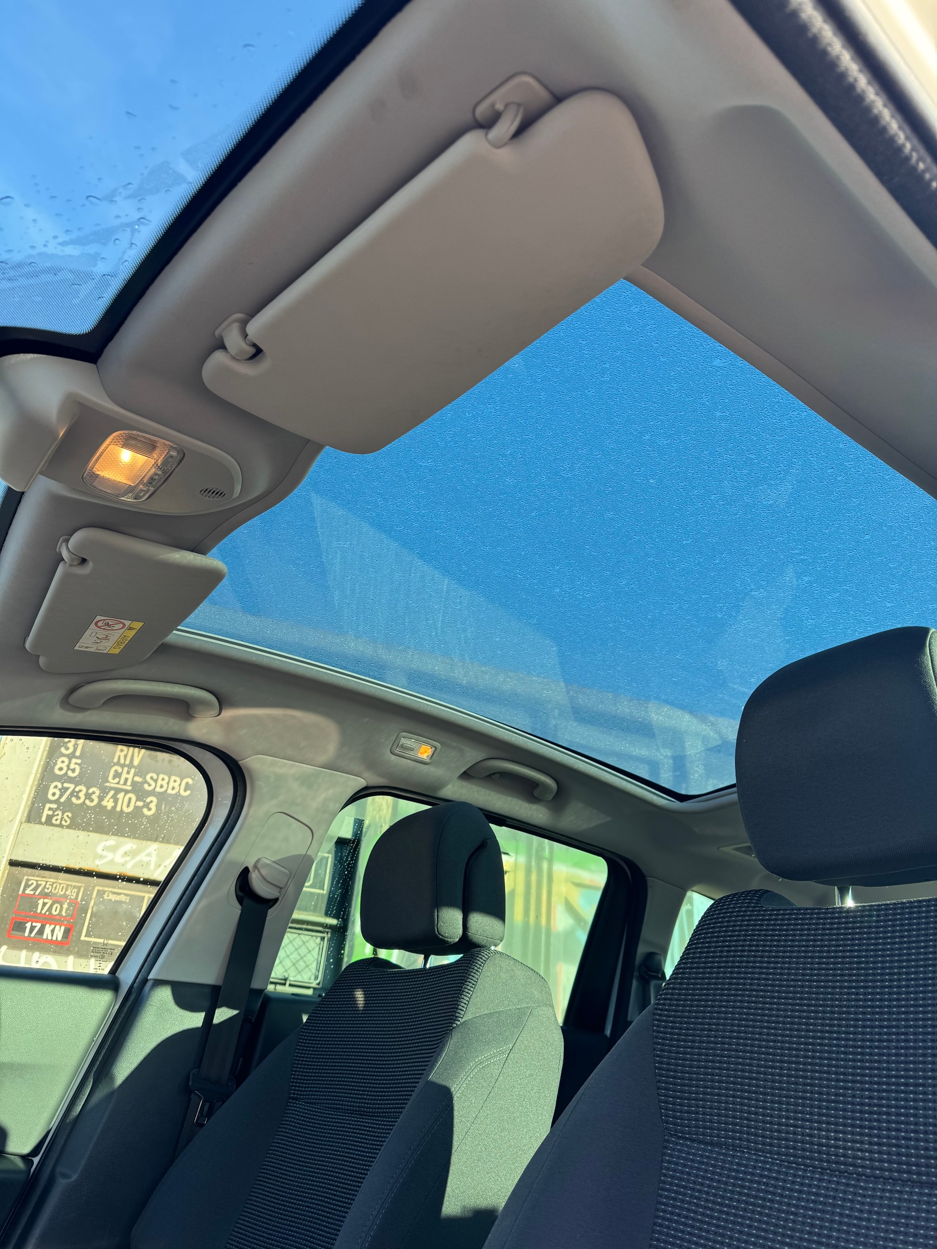 PEUGEOT 5008 1.6 BlueHDi Active Tiptronic-image-12
