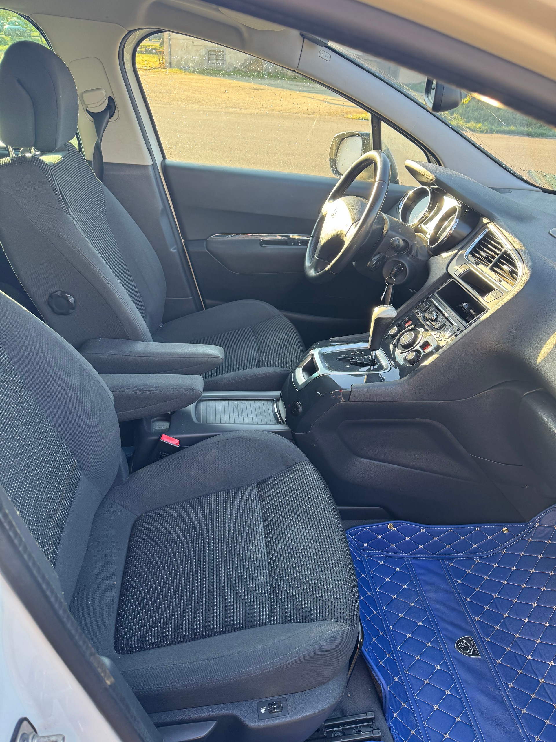 PEUGEOT 5008 1.6 BlueHDi Active Tiptronic-image-7