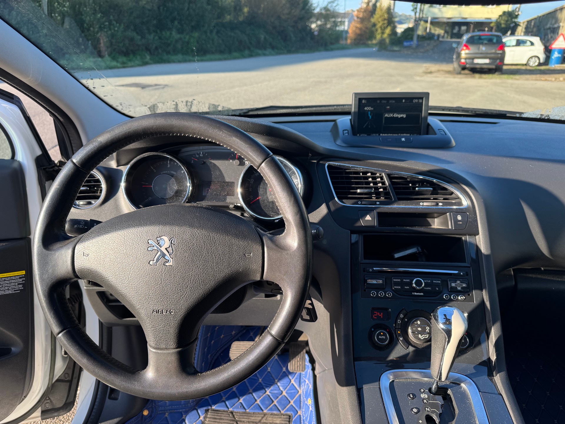 PEUGEOT 5008 1.6 BlueHDi Active Tiptronic-image-13
