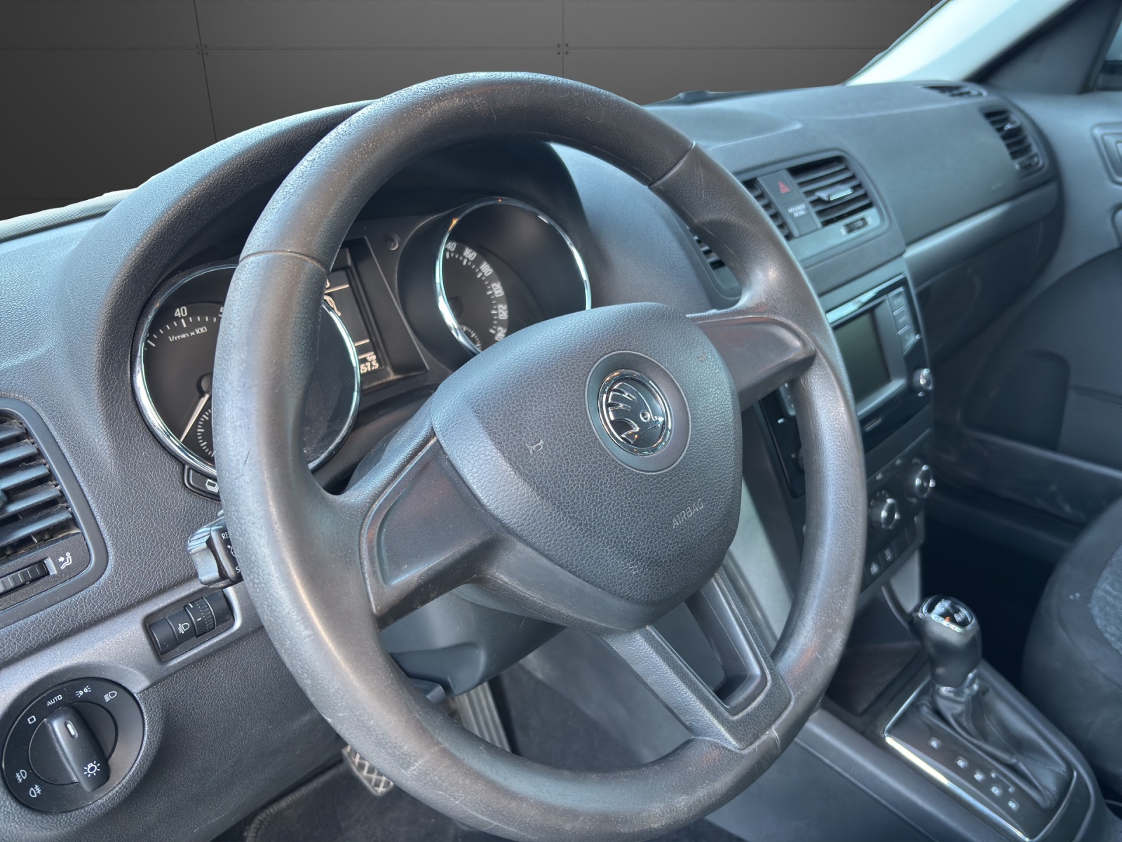 SKODA Yeti 1.4 TSI Active Outdoor 4x4 DSG-image-4