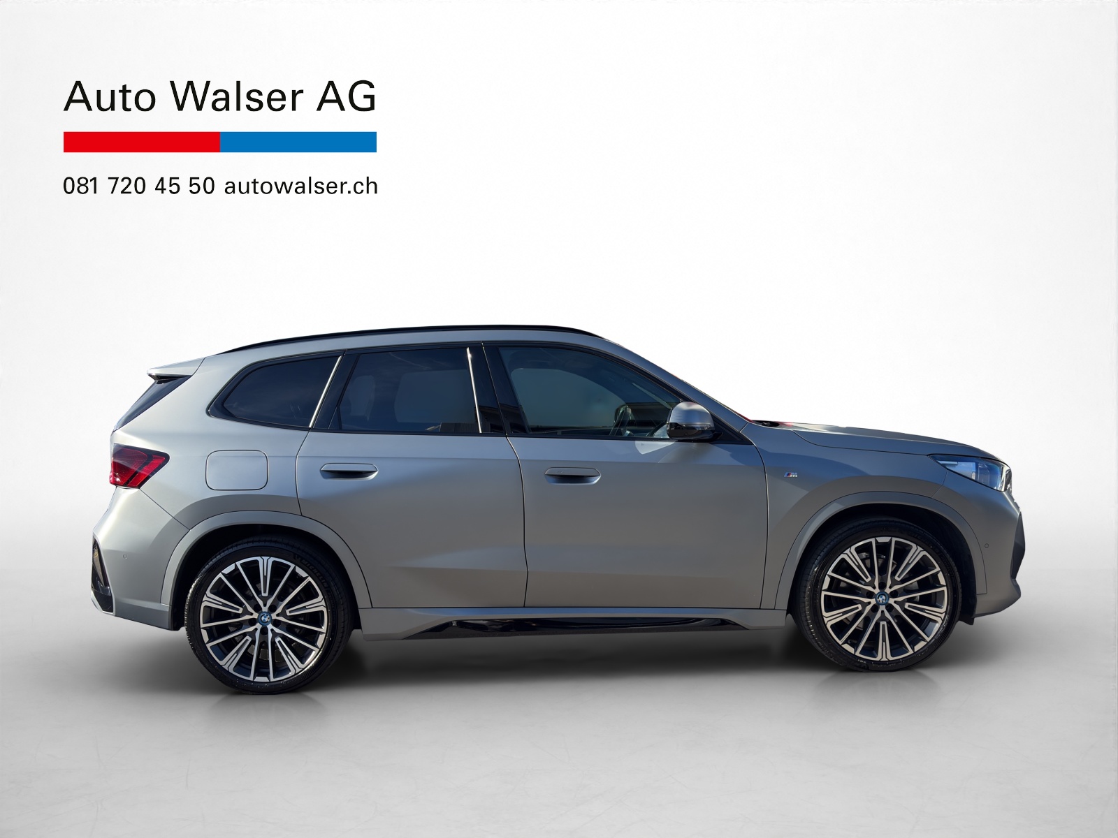 BMW iX1 30 xDrive-image-5
