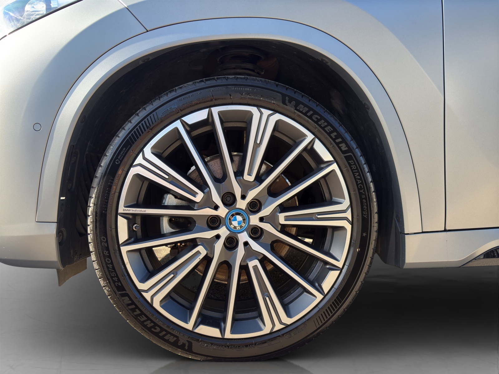 BMW iX1 30 xDrive-image-8