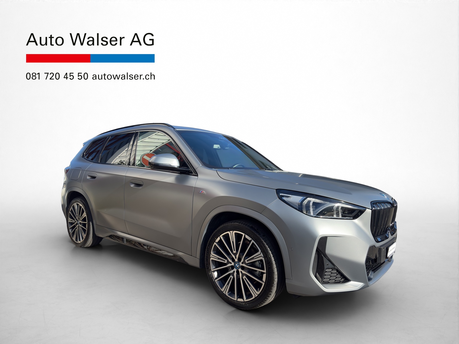 BMW iX1 30 xDrive-image-6
