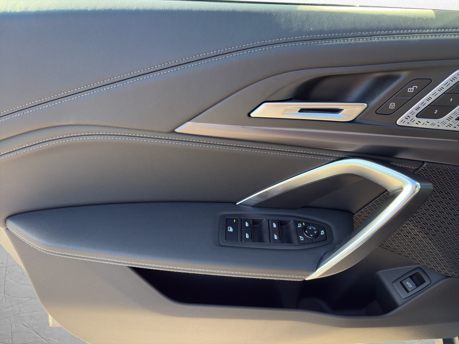BMW iX1 30 xDrive-image-19