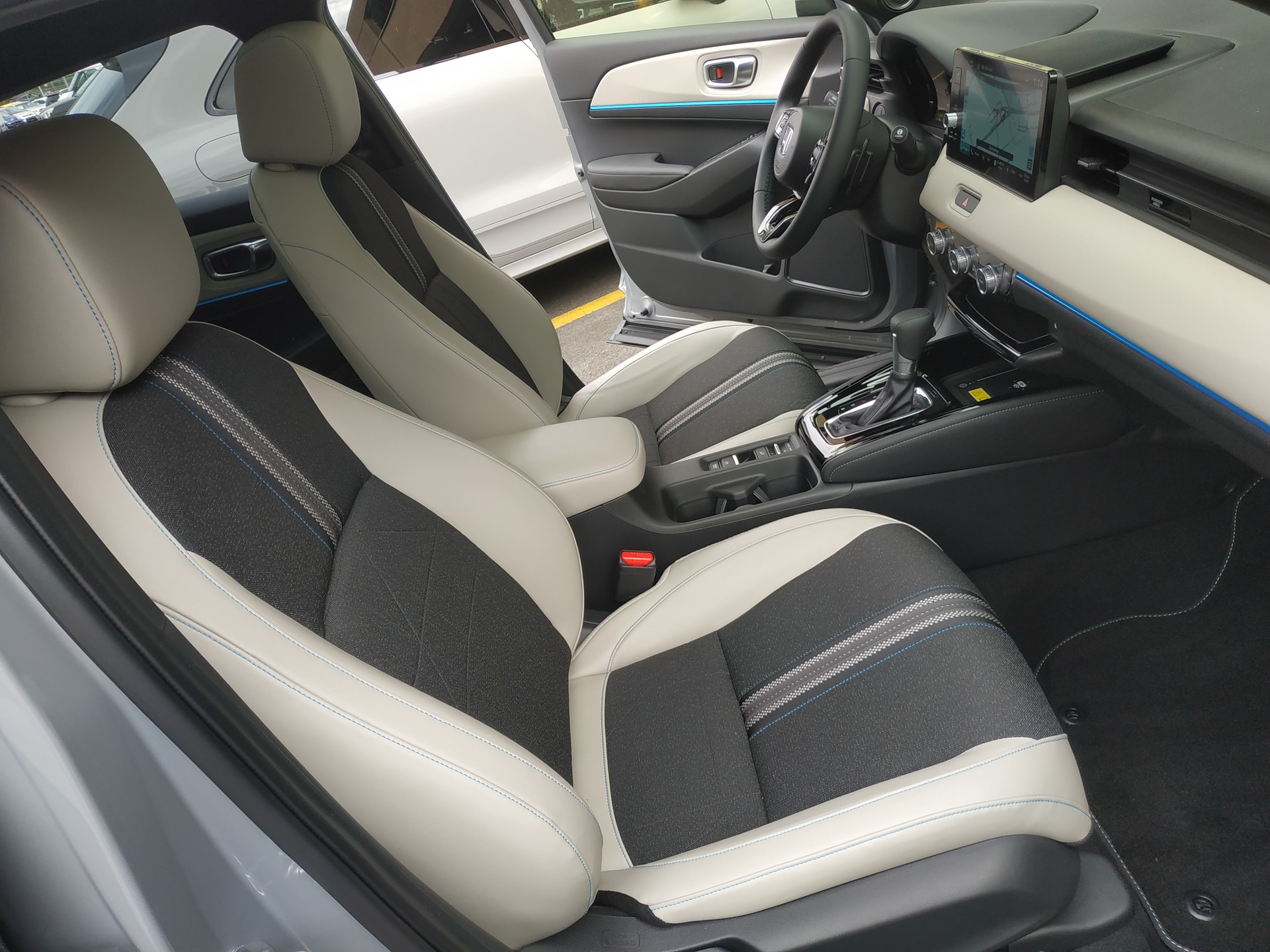 HONDA HR-V 1.5i-MMD Advance Style Plus CVT-image-15