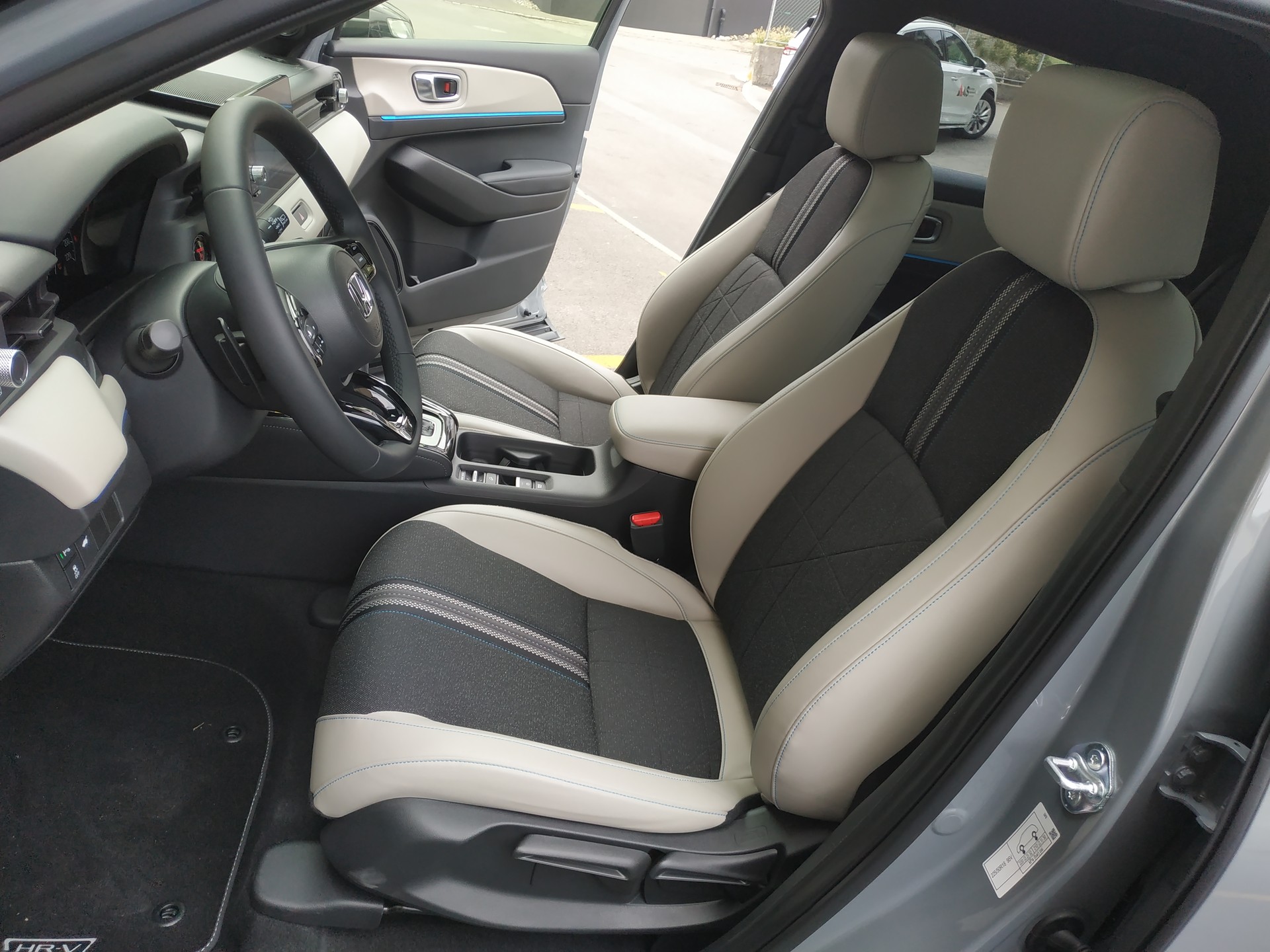 HONDA HR-V 1.5i-MMD Advance Style Plus CVT-image-13