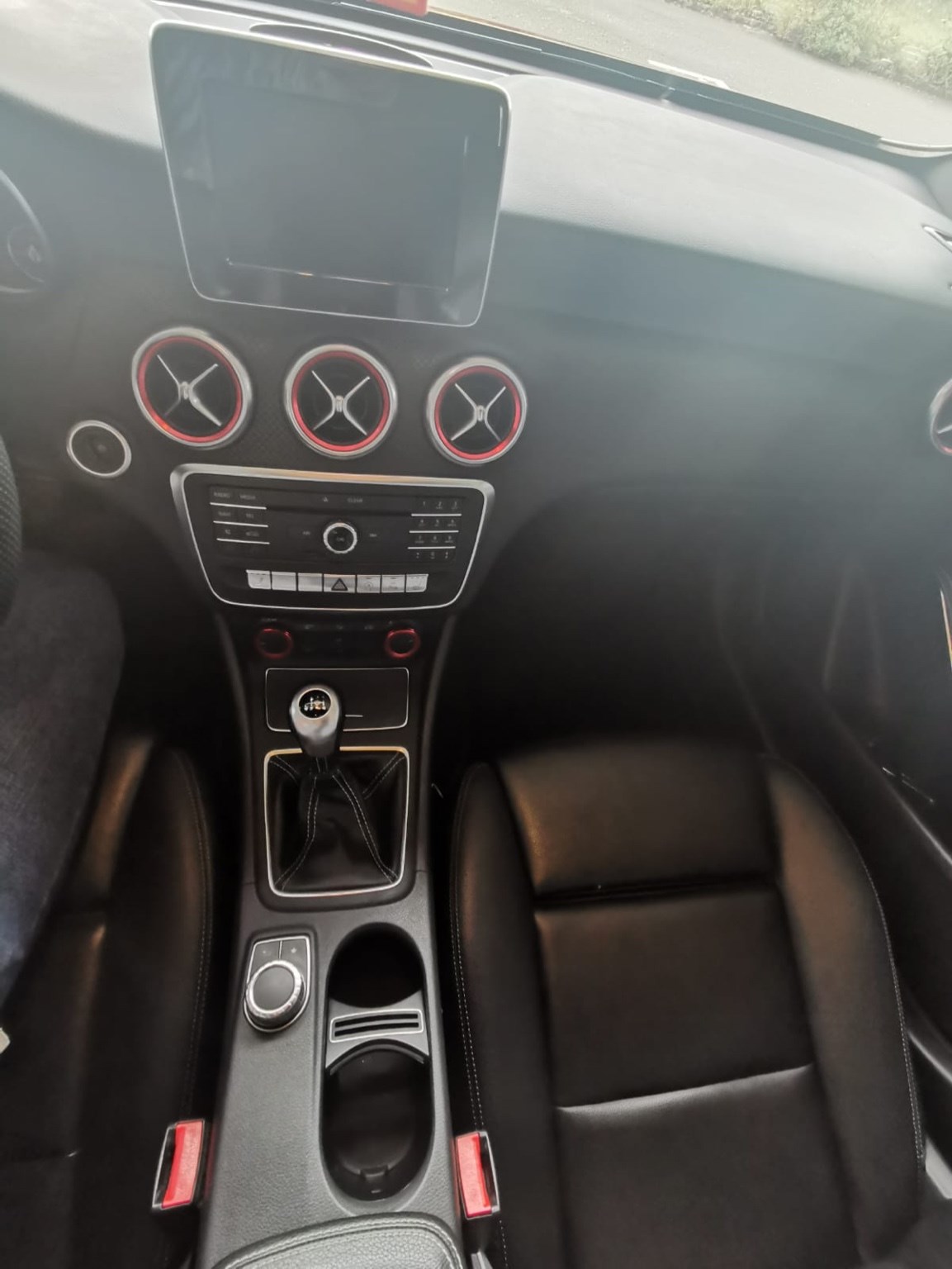 MERCEDES-BENZ A 180 Urban-image-1