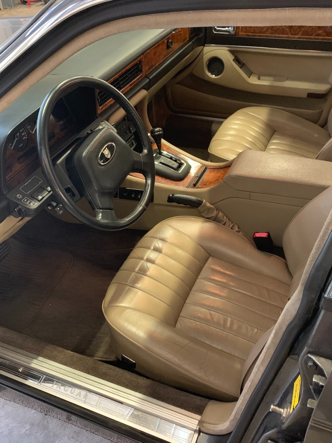 JAGUAR XJ6 3.6 Sovereign-image-4
