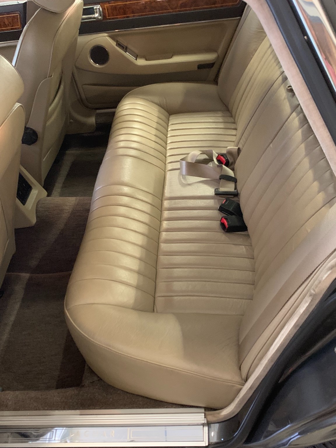 JAGUAR XJ6 3.6 Sovereign-image-5