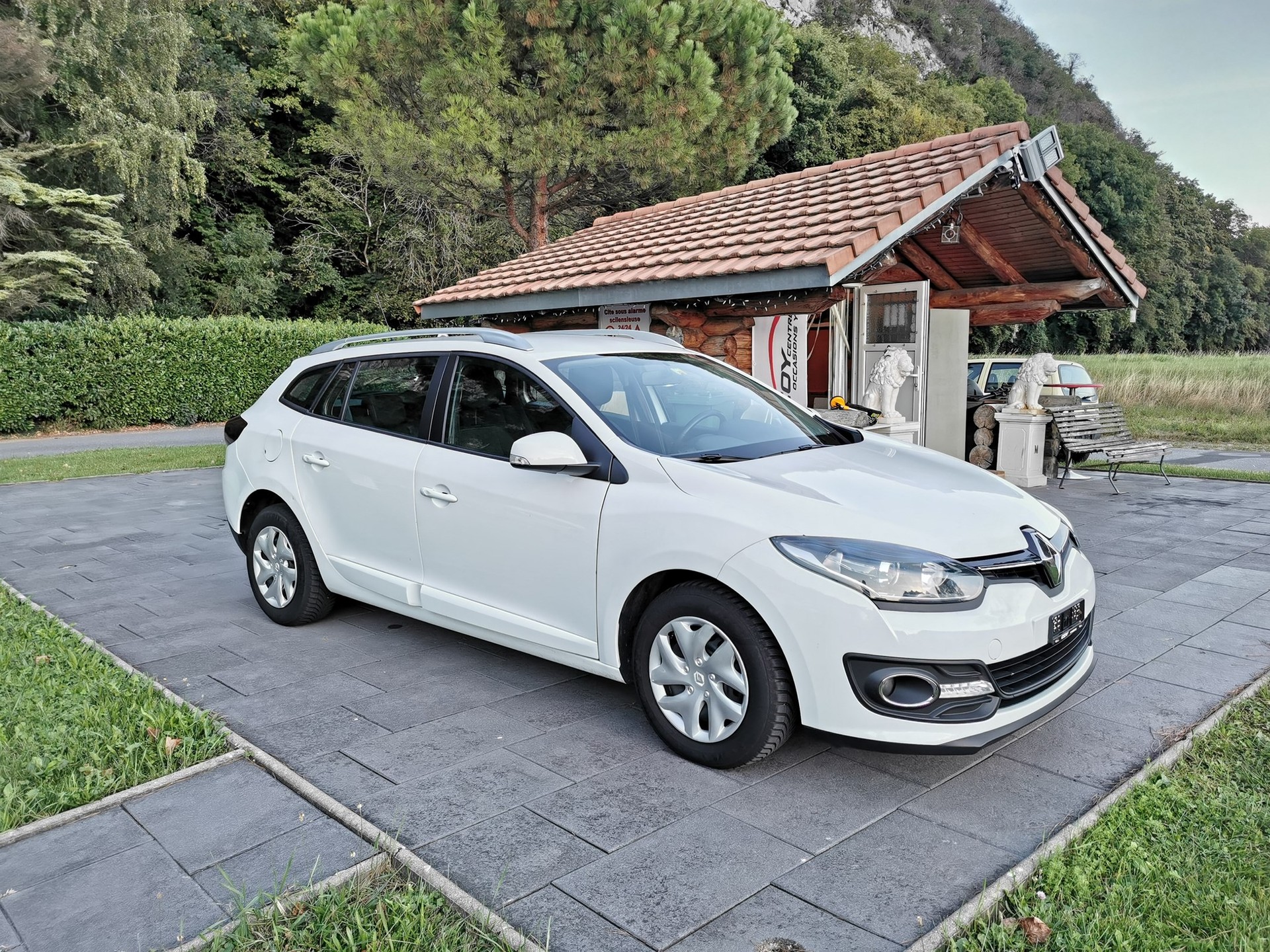 RENAULT Mégane Grandtour 1.5 dCi Expression EDC-image-12