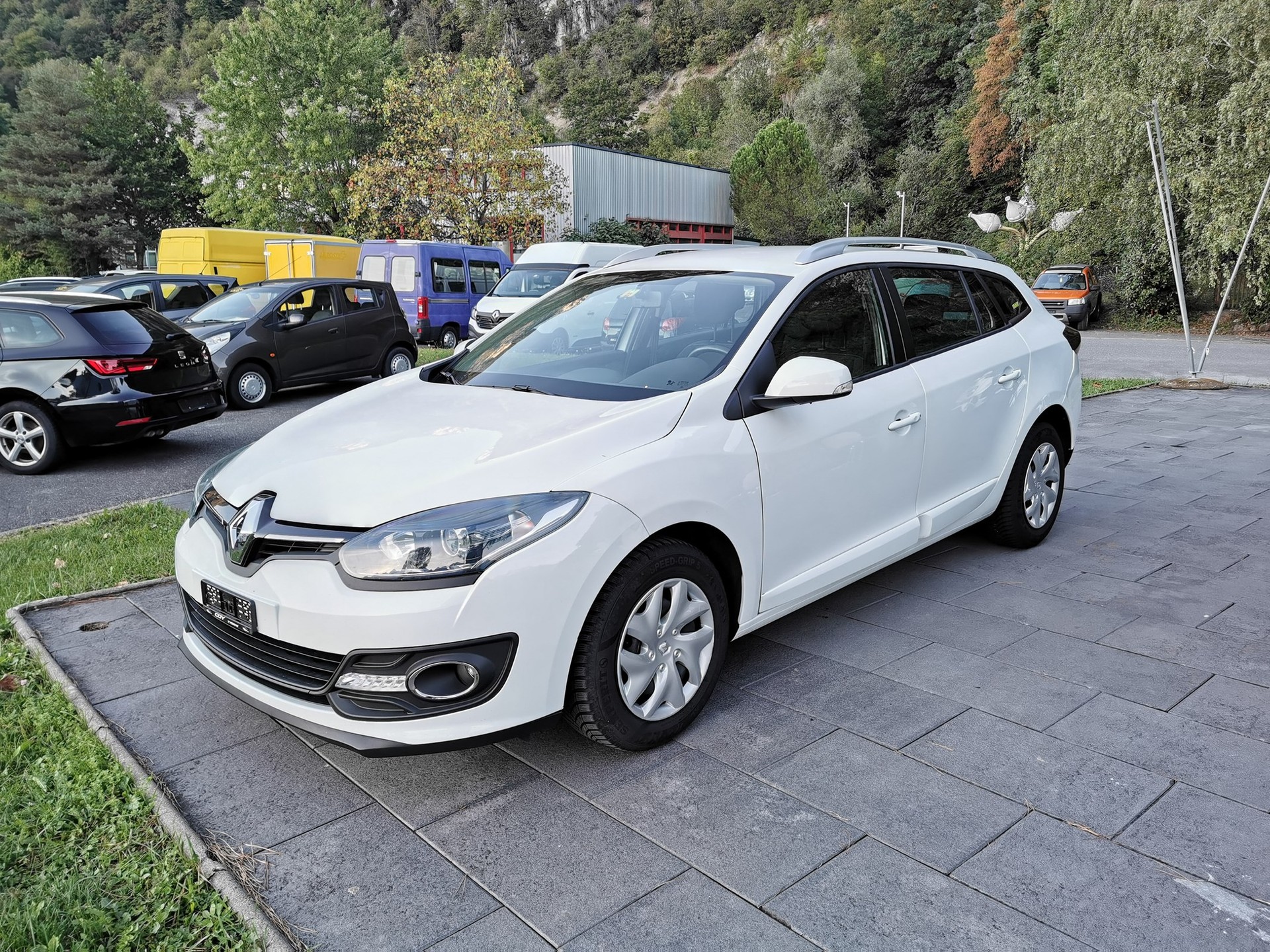 RENAULT Mégane Grandtour 1.5 dCi Expression EDC-image-9