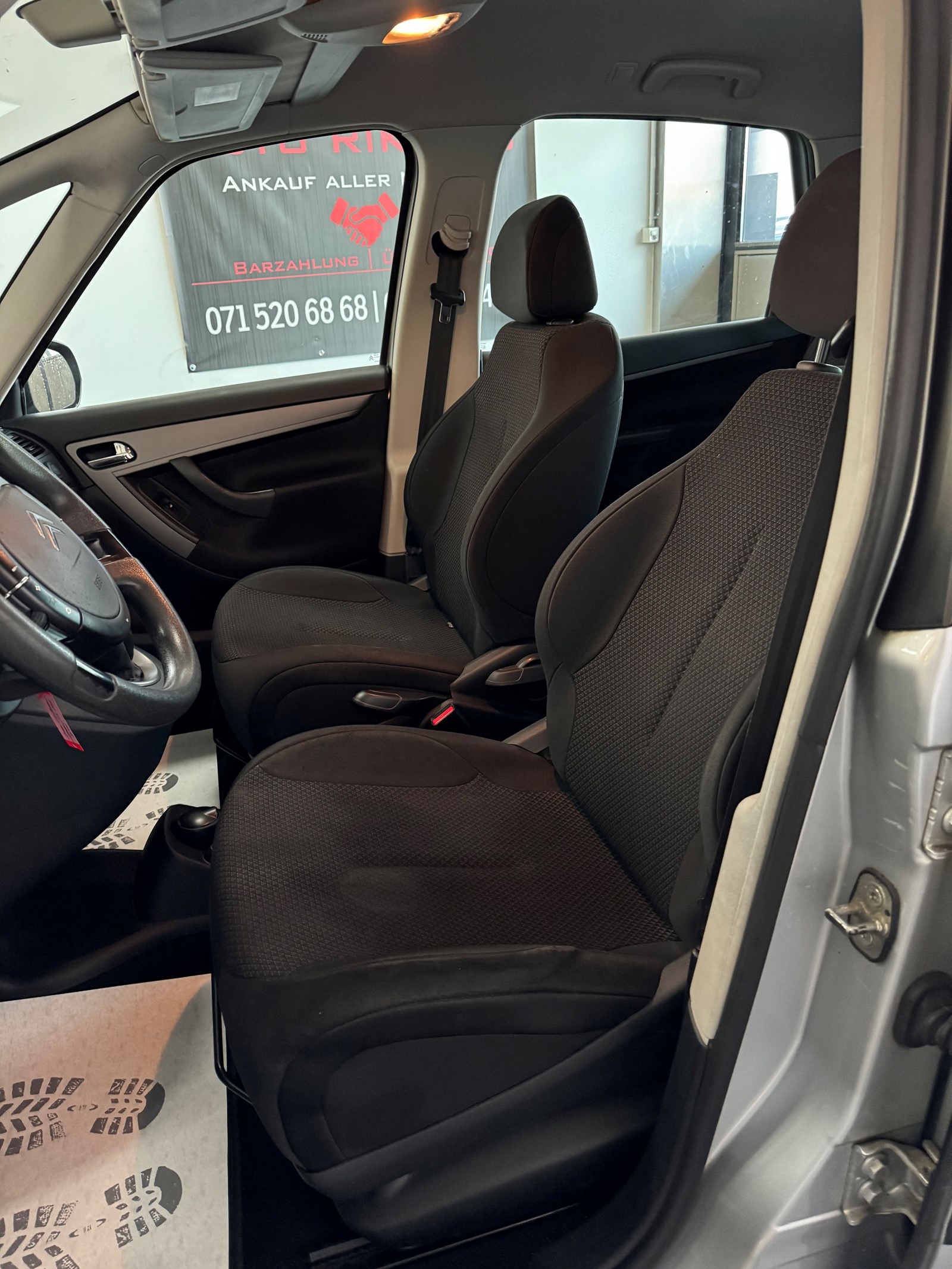 CITROEN C4 Picasso 1.8i 16V SX-image-11