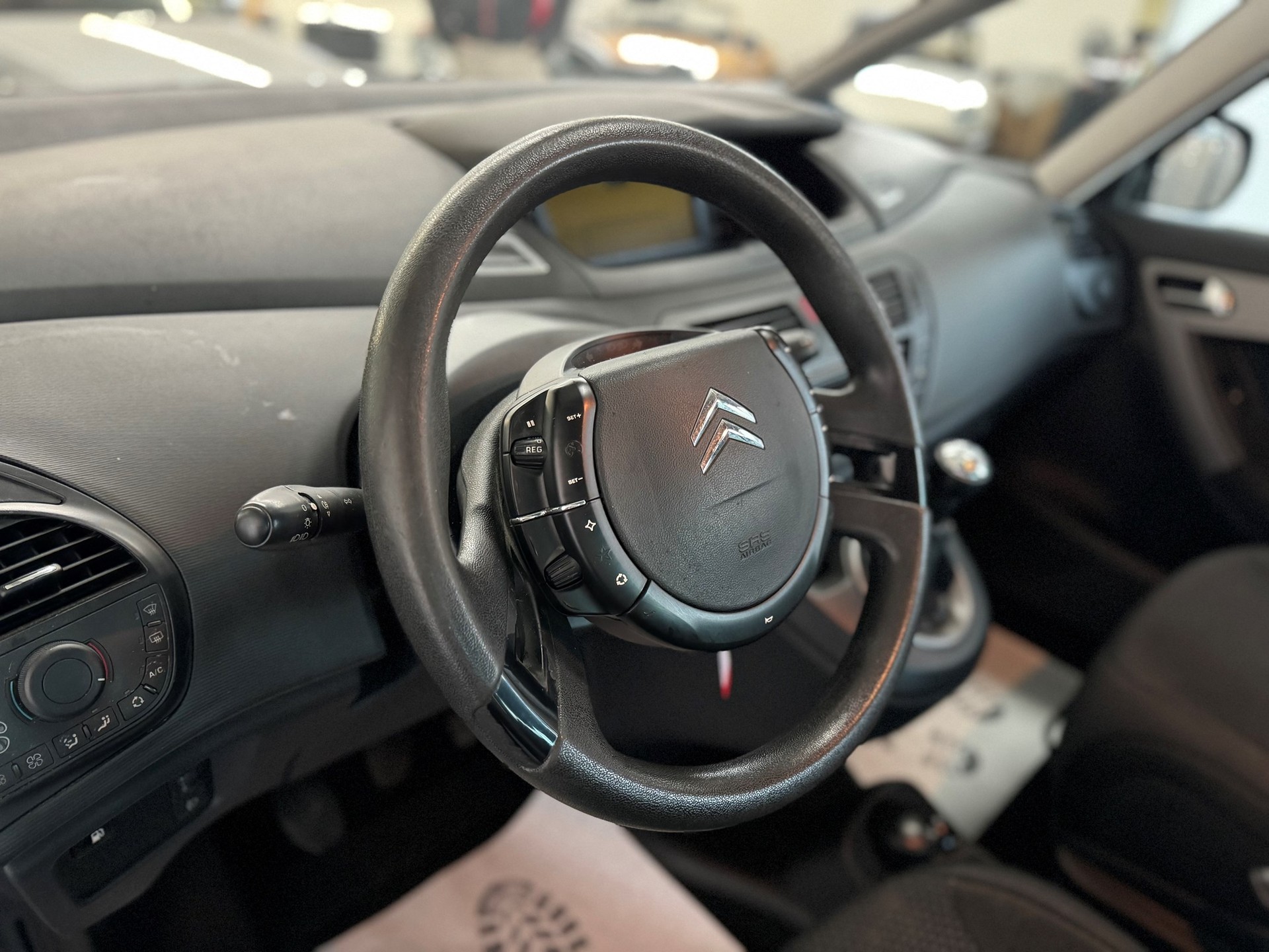 CITROEN C4 Picasso 1.8i 16V SX-image-9