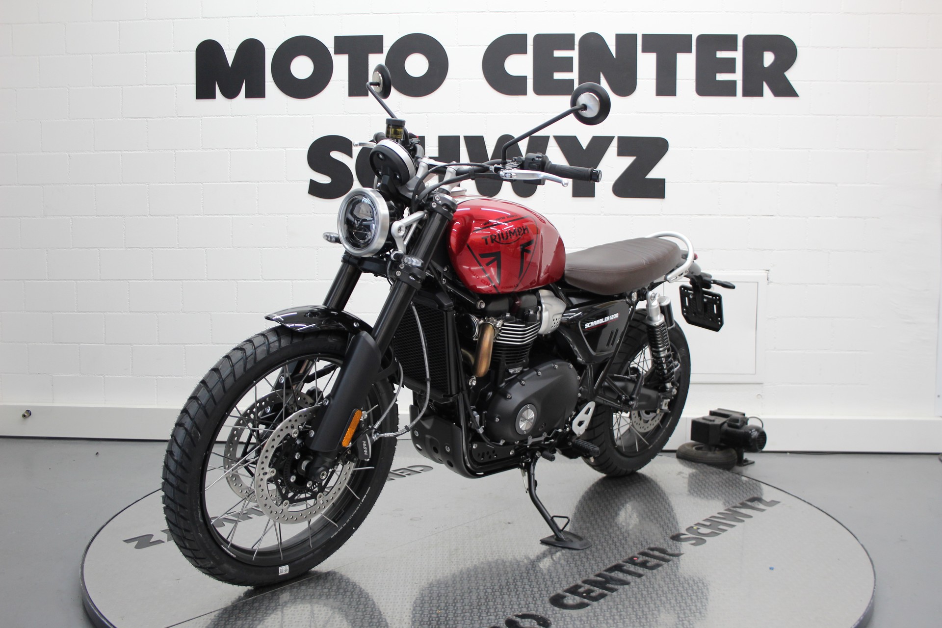 TRIUMPH Scrambler 1200 X-showroom-element-3