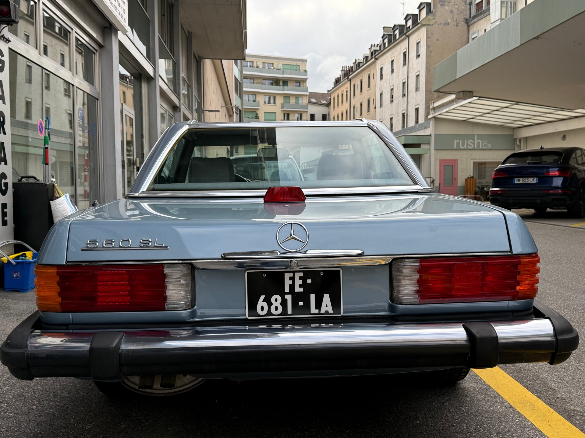 MERCEDES-BENZ 560-image-8