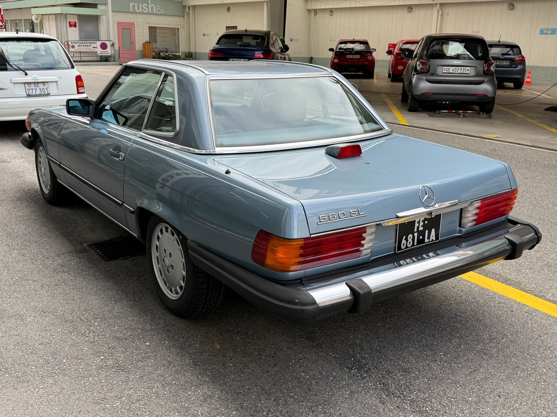 MERCEDES-BENZ 560-image-3