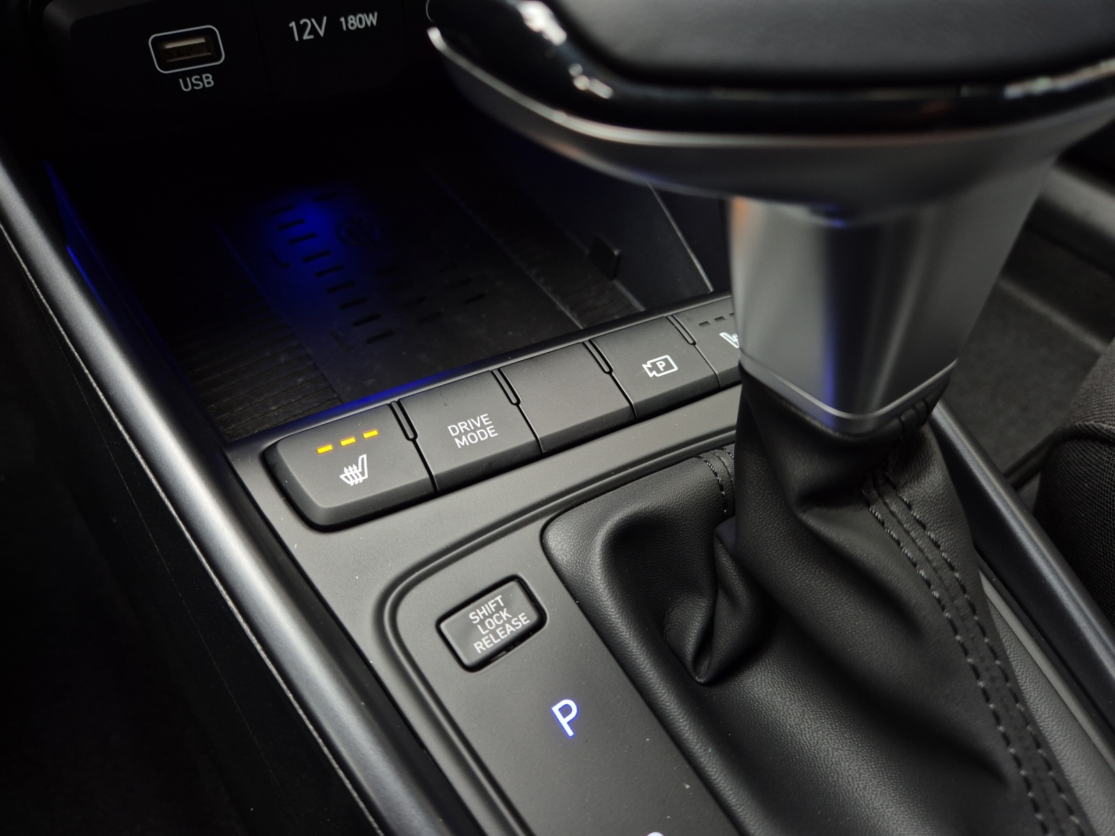 HYUNDAI i20 1.0 T-GDi Amplia-image-10