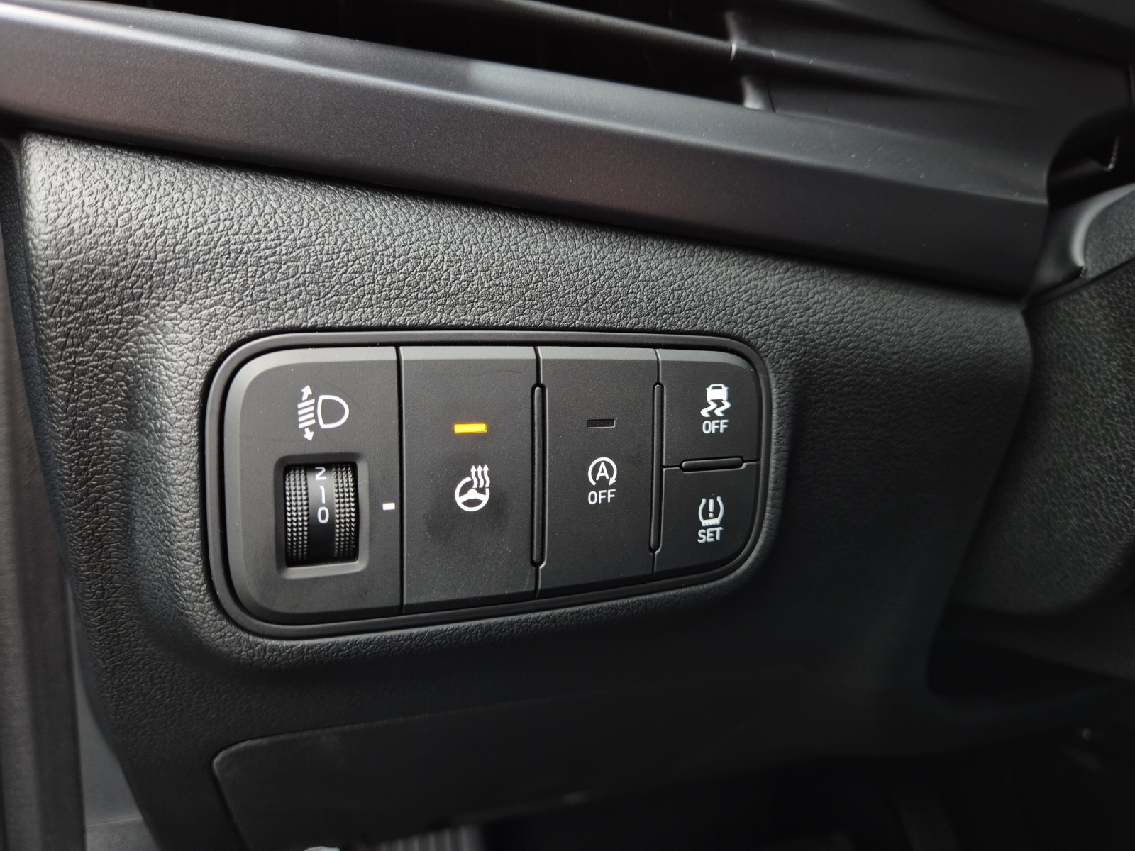 HYUNDAI i20 1.0 T-GDi Amplia-image-11