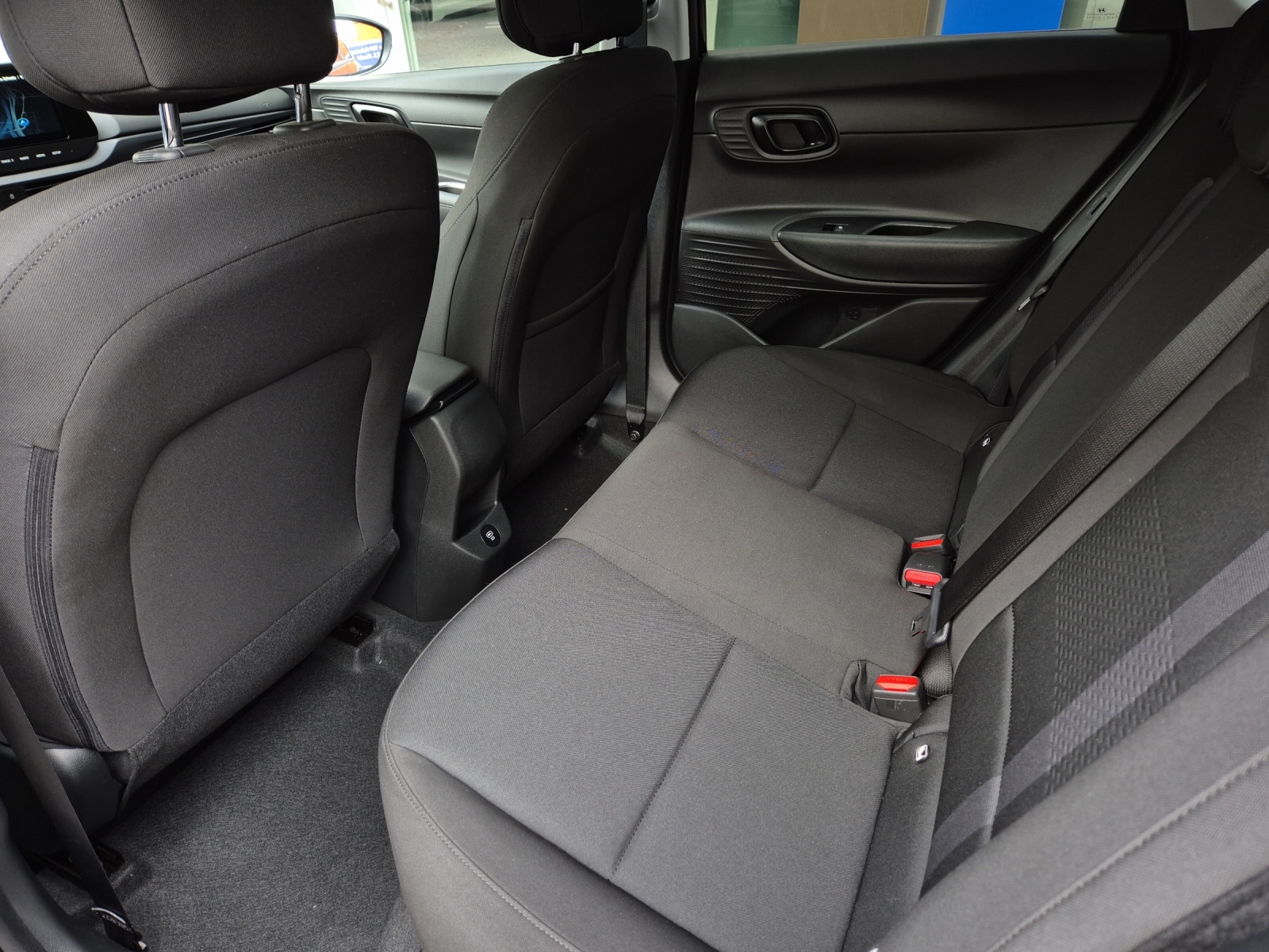 HYUNDAI i20 1.0 T-GDi Amplia-image-8