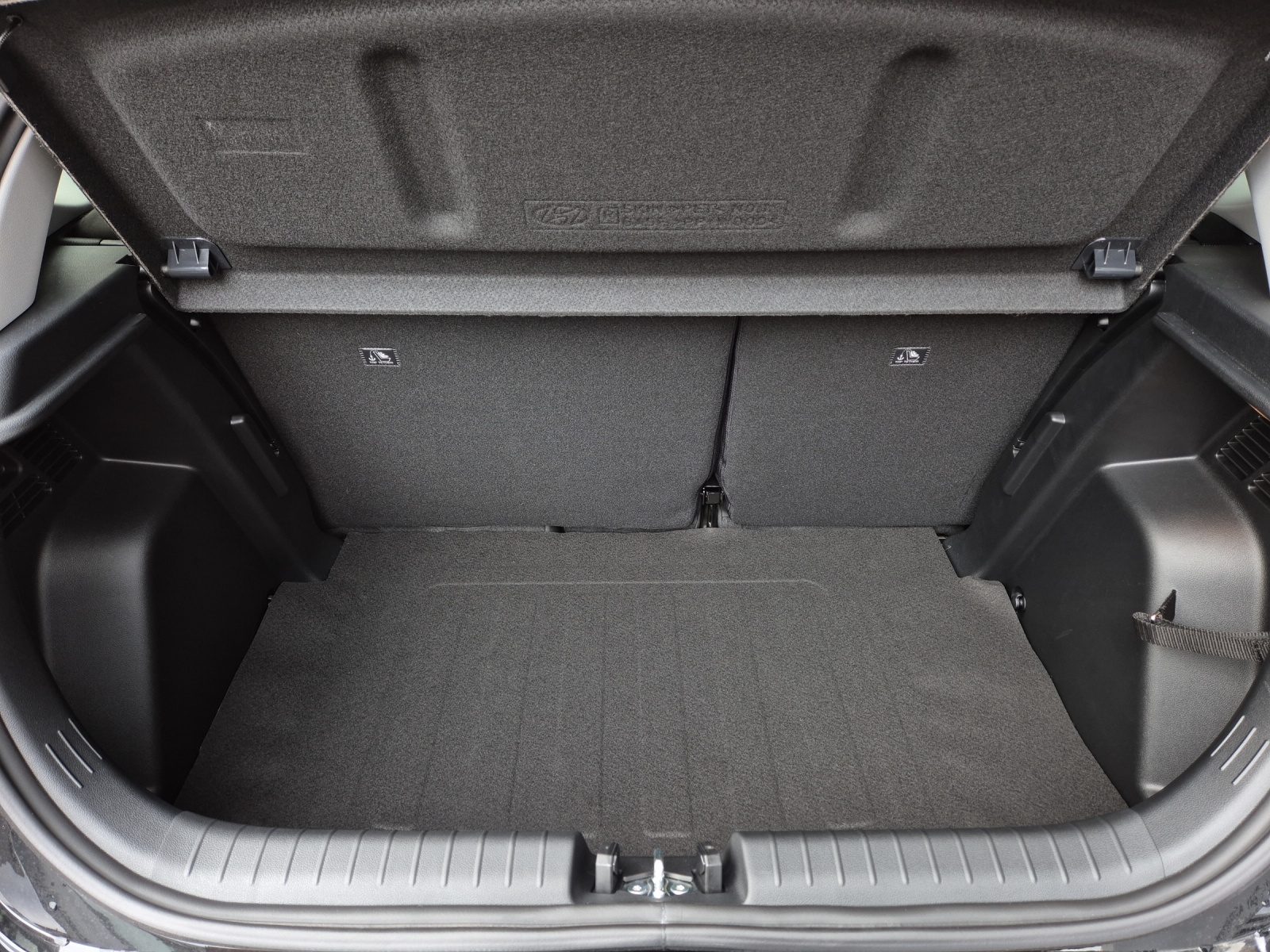 HYUNDAI i20 1.0 T-GDi Amplia-image-9