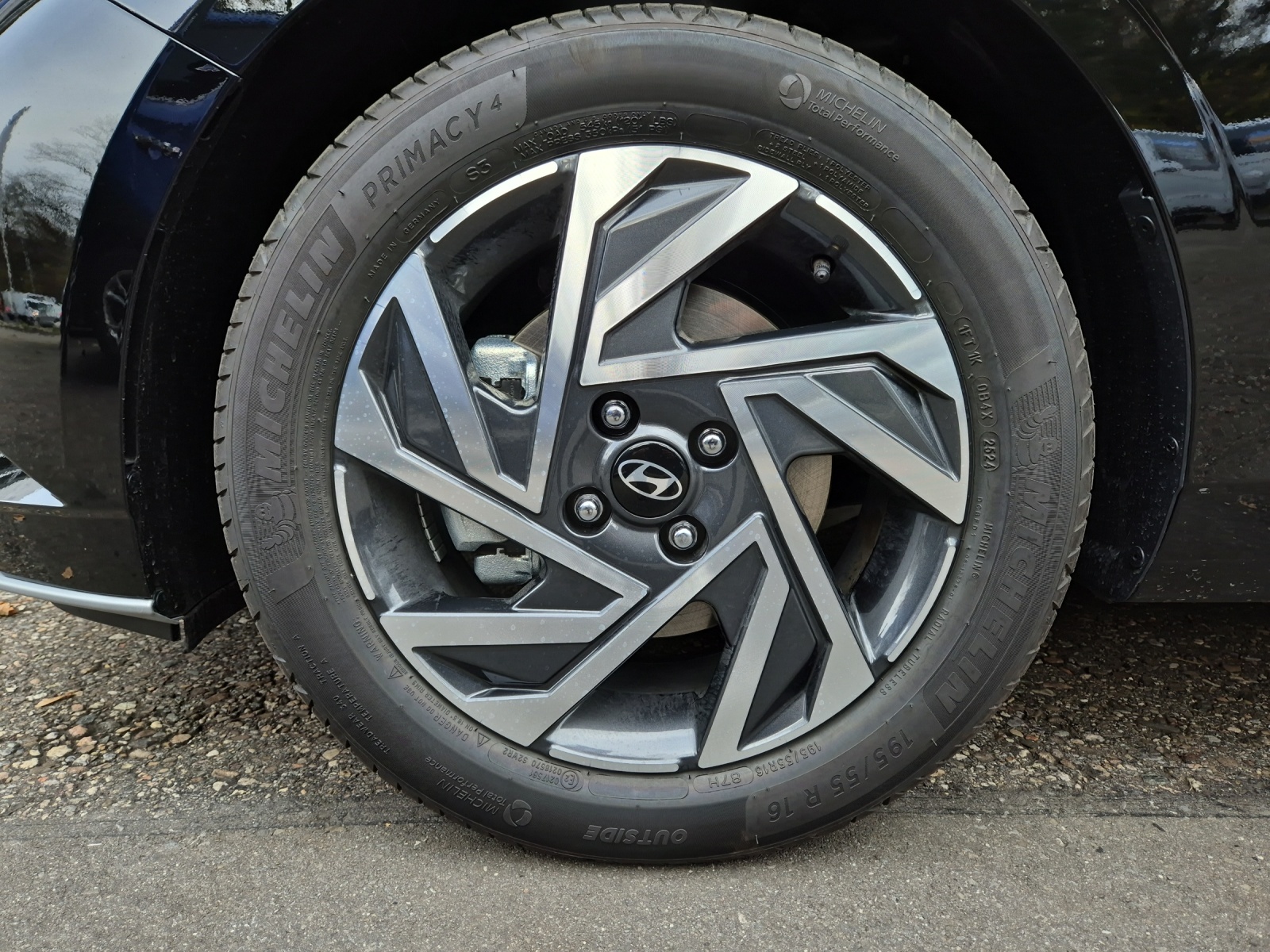 HYUNDAI i20 1.0 T-GDi Amplia-image-12