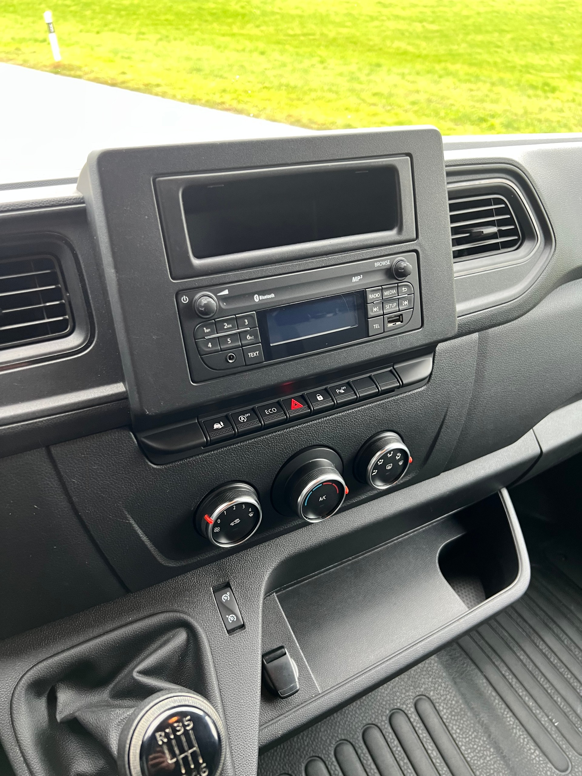 RENAULT Master T35 ENERGY 2.3dCi 150 L2H2-image-9
