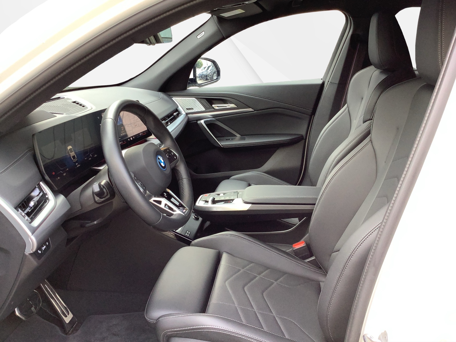 BMW iX2 xDrive 30 M Sport Pro-image-12
