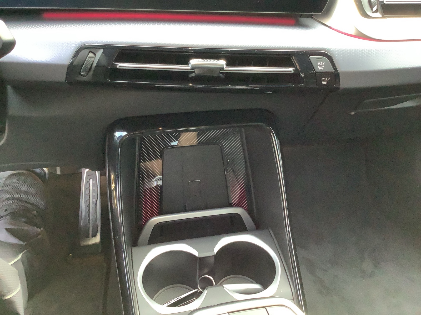 BMW iX2 xDrive 30 M Sport Pro-image-16
