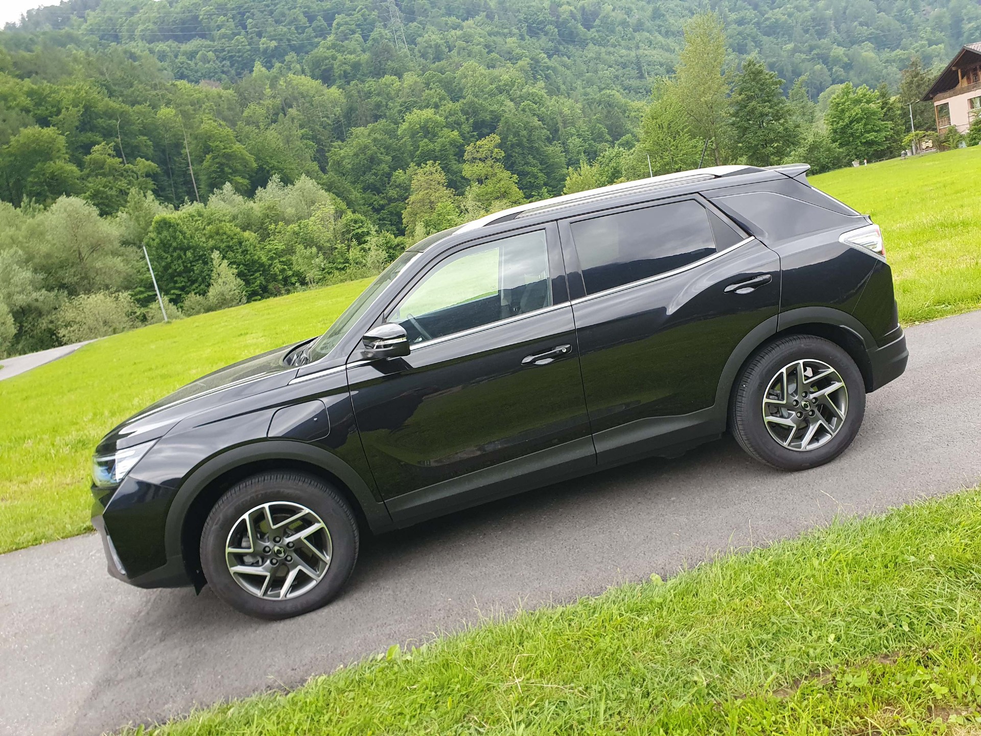 KGM-SsangYong E-Korando Titanium 100% Elektro-image-4