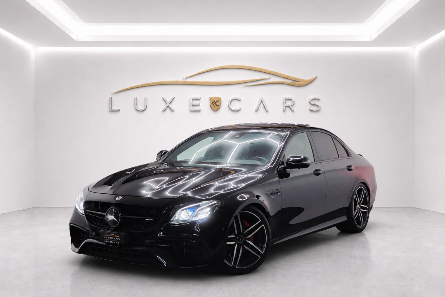 MERCEDES-BENZ E 63 AMG 4Matic+ Speedshift MCT*PERFORMANCE SITZE*8 FACH*PANORAMA*SITZBELÜFTUNG*360 KAMERA*LED SCHEINWERFER*DISTRONIC PLUS*