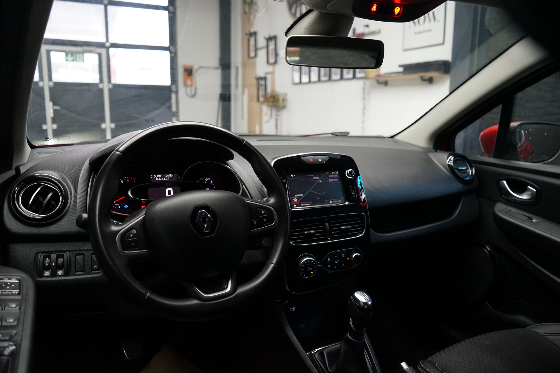 RENAULT Clio 1.2 16V T Intens-image-6